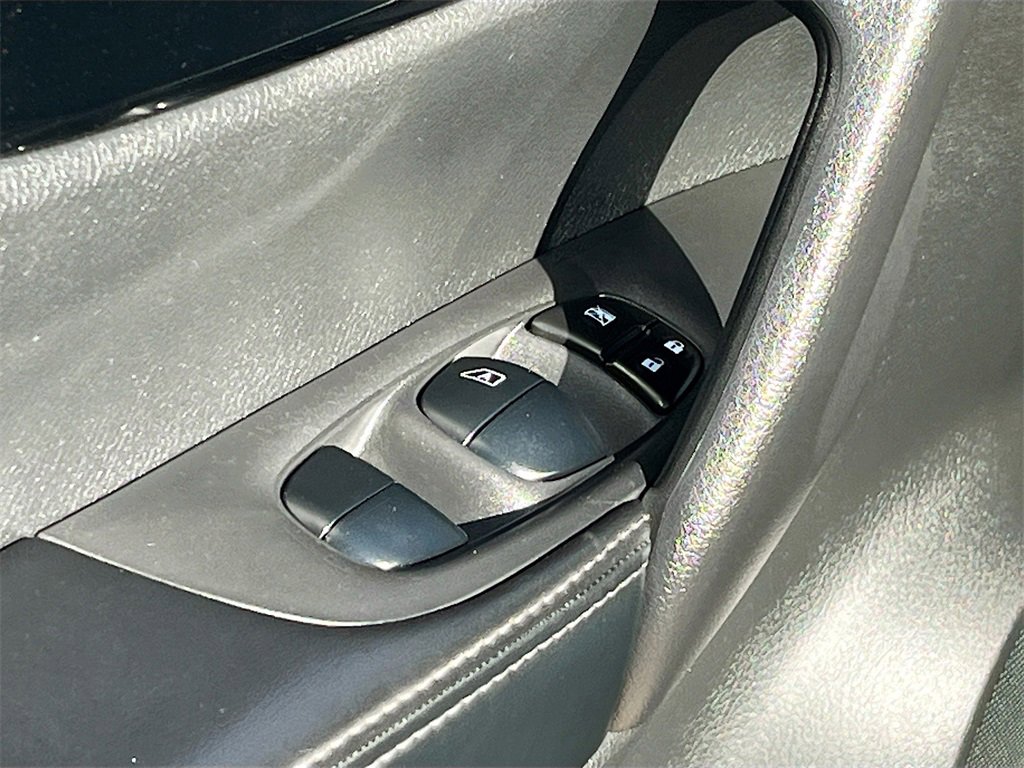 Used 2021 Nissan Rogue Sport SL w/ Premium Package image 18