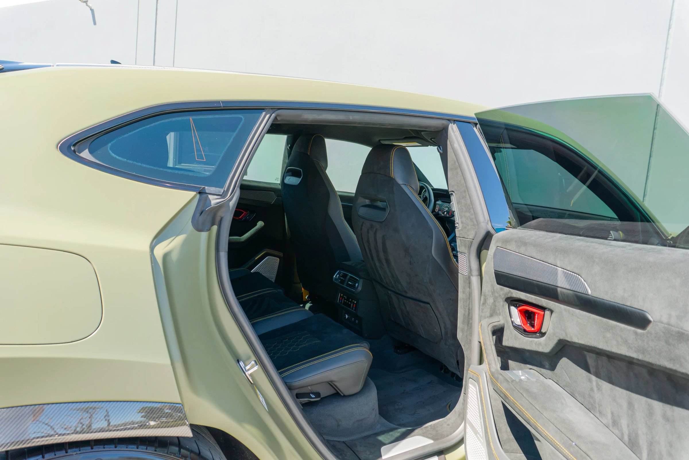 Used 2024 Lamborghini Urus Performante AWD/4WD image 58