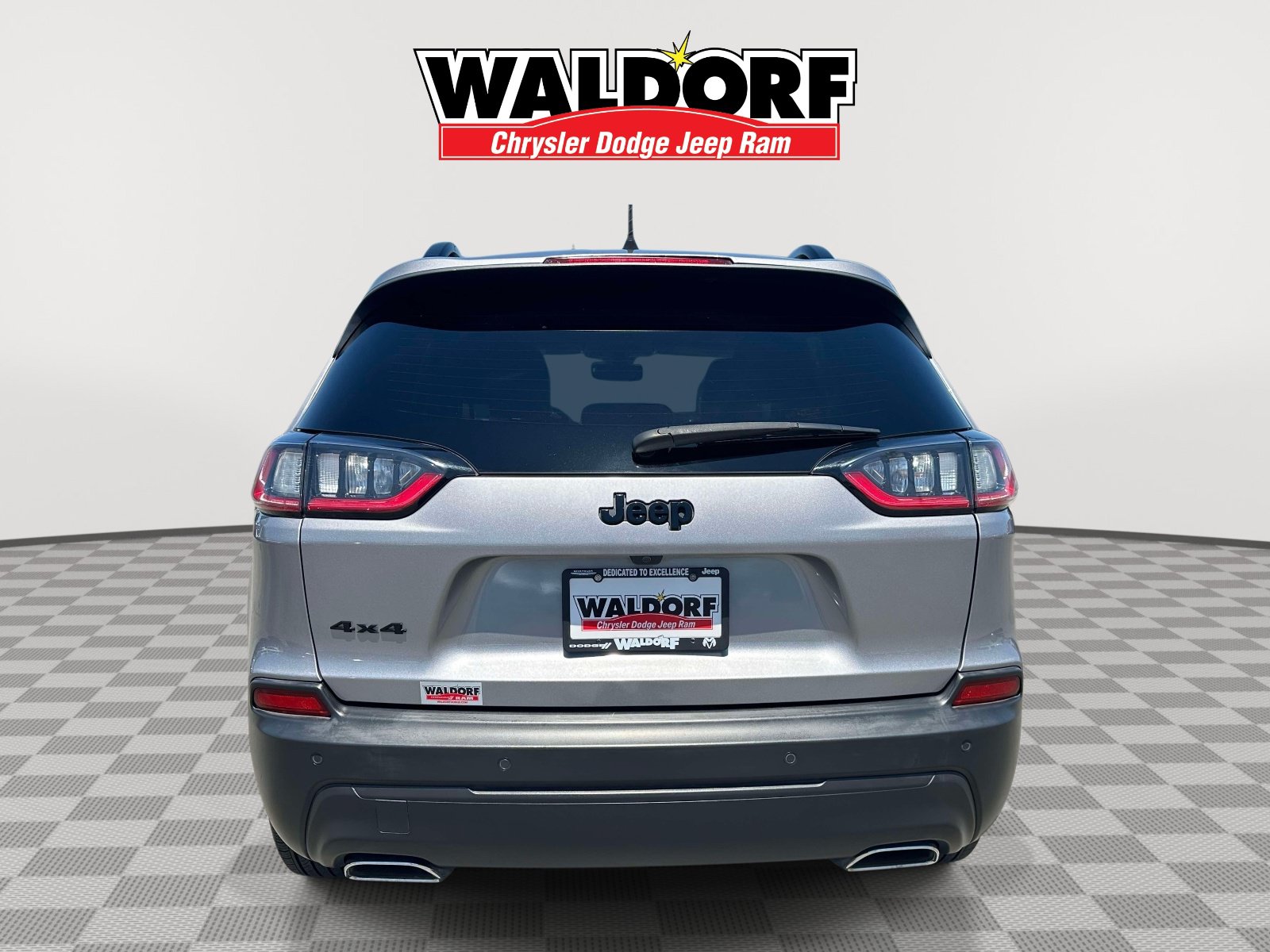 Used 2020 Jeep Cherokee Latitude Plus AWD/4WD image 5