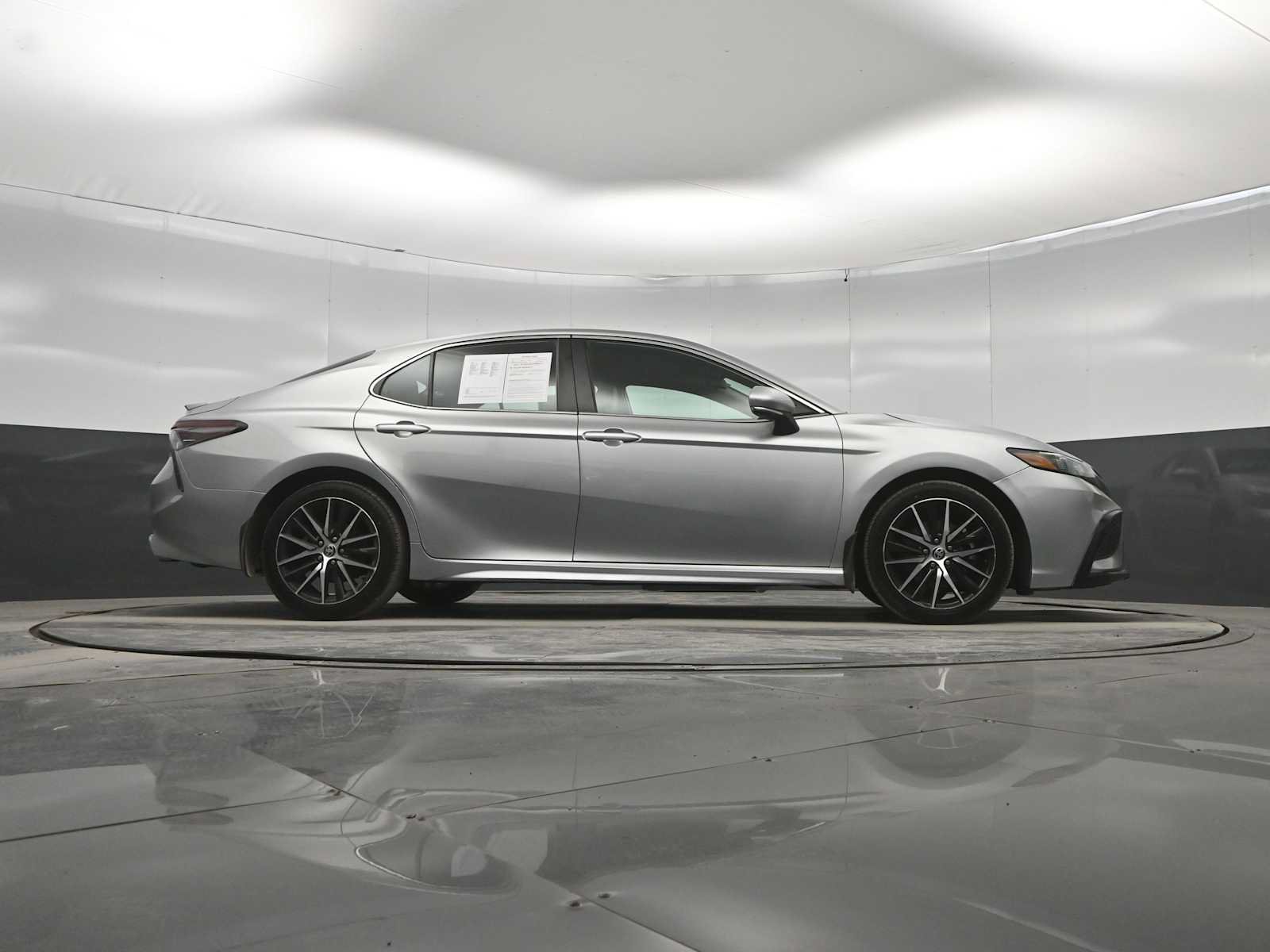Used 2024 Toyota Camry SE FWD image 39