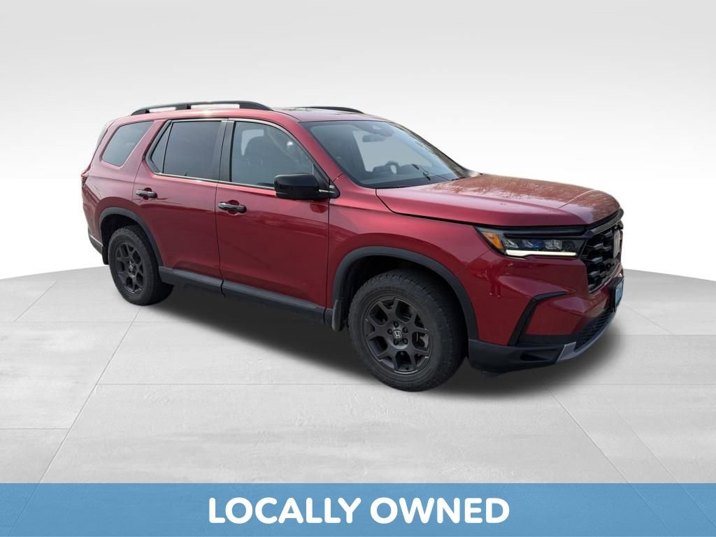 Certified 2025 Honda Pilot TrailSport image 6