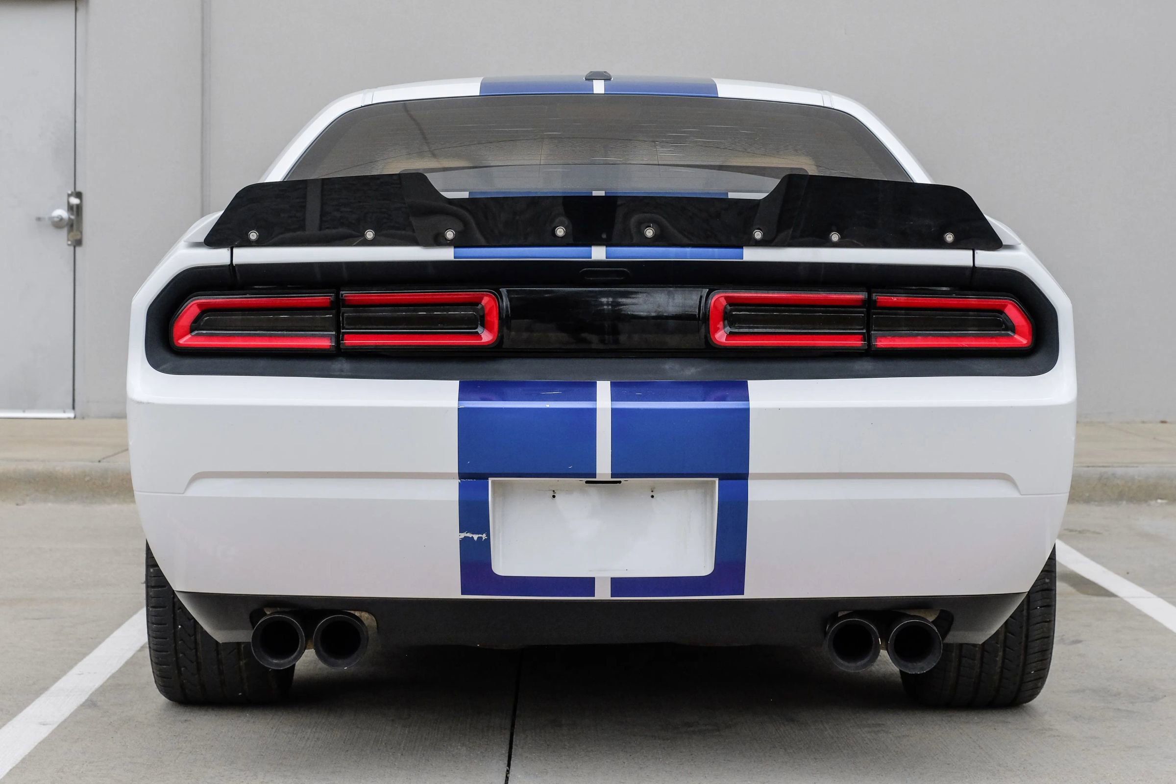 Used 2011 Dodge Challenger SRT8 RWD image 8