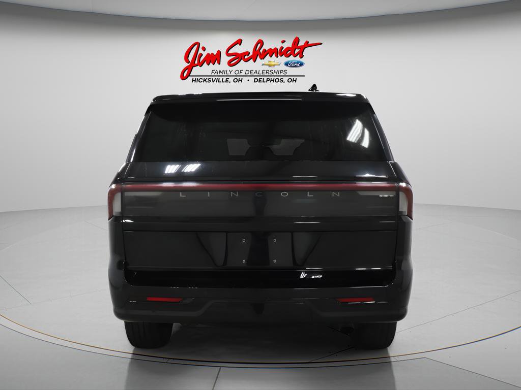 Used 2025 Lincoln Navigator Reserve AWD/4WD image 5