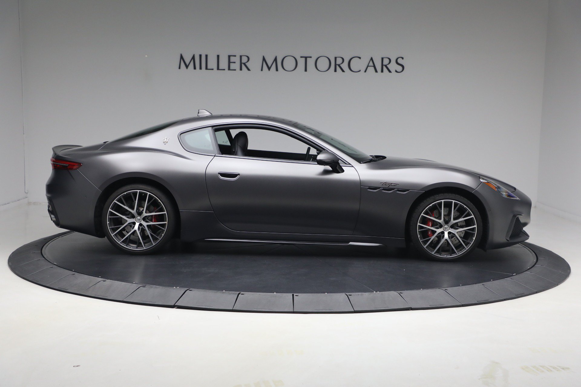 Certified 2024 Maserati GranTurismo Trofeo AWD/4WD image 9