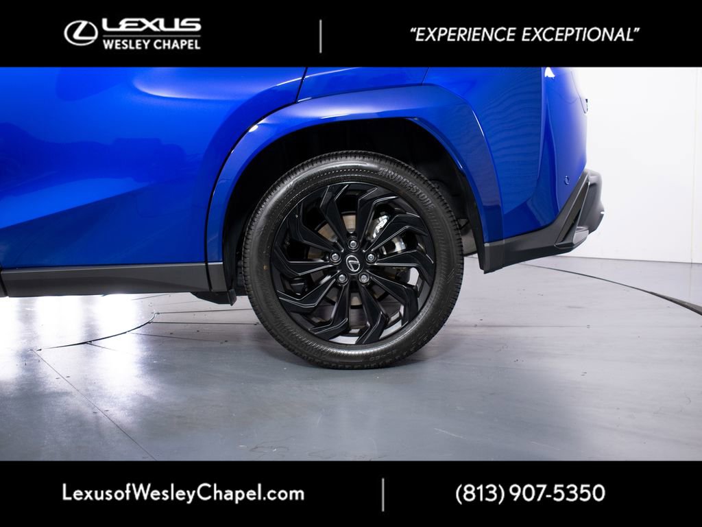 Used 2025 Lexus UX 300h FWD image 11
