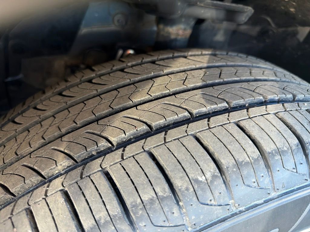 Used 2024 Nissan Rogue SV image 32