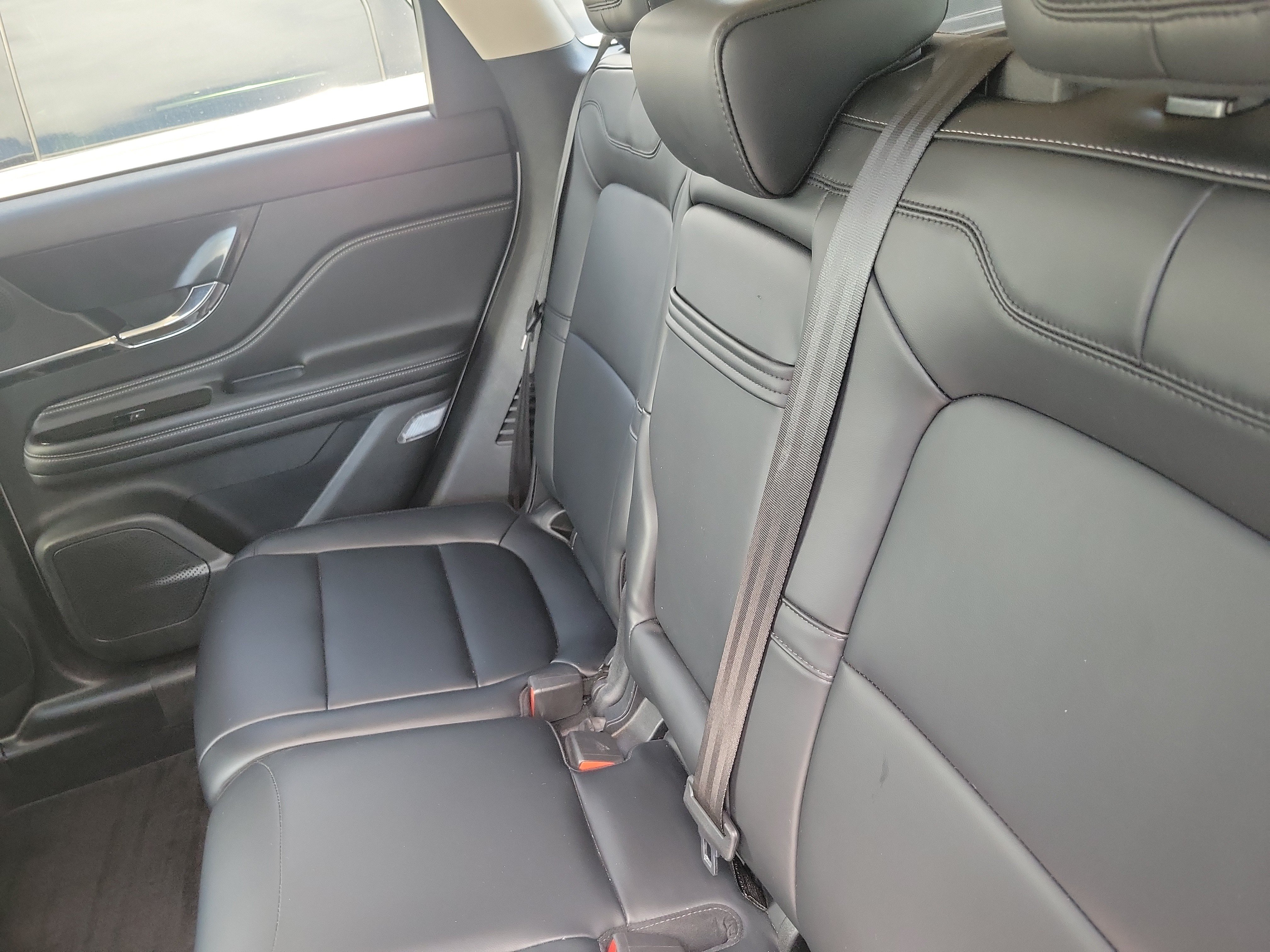 Used 2024 Lincoln Corsair FWD image 8