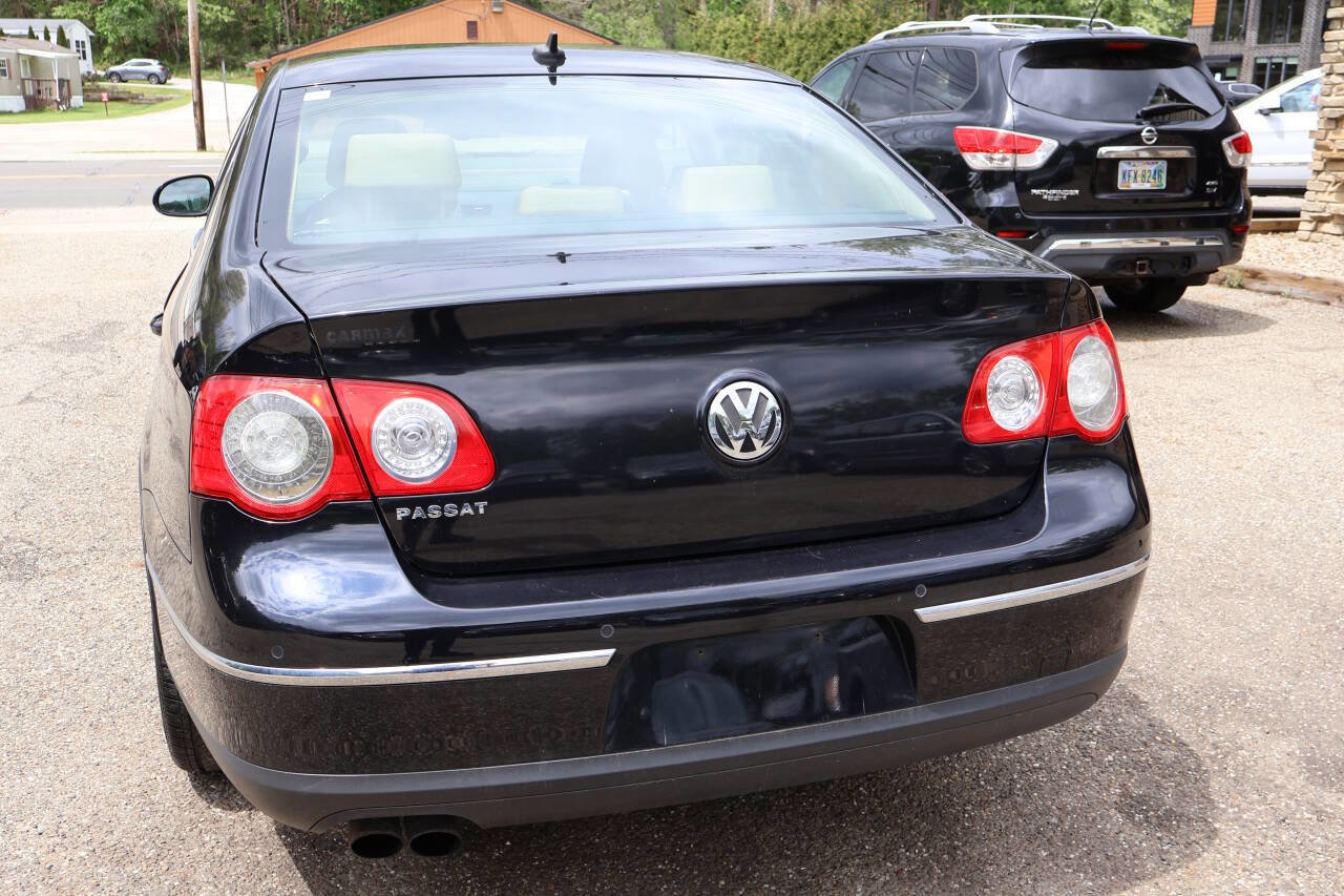 Used 2008 Volkswagen Passat VR6 FWD image 7
