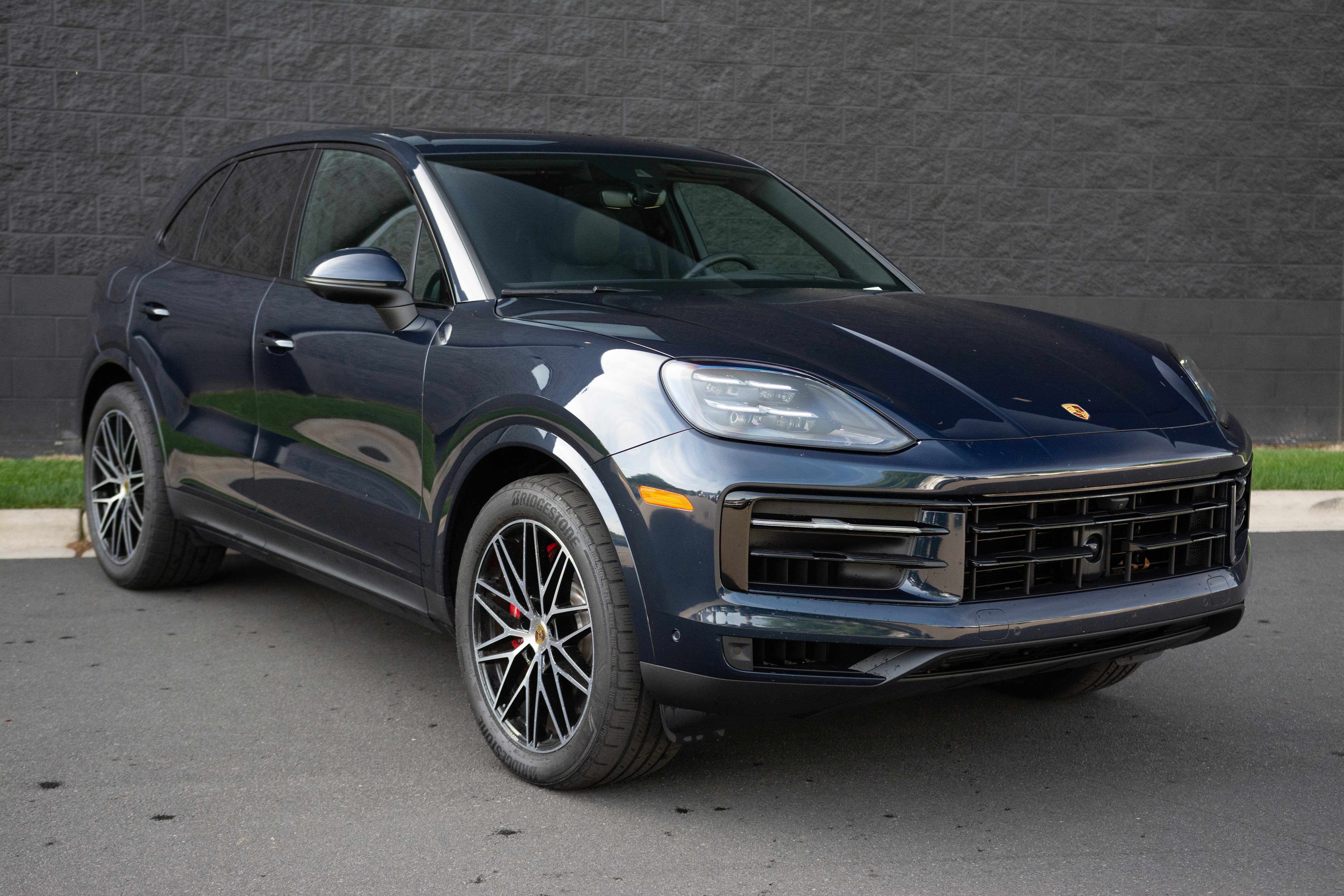 Certified 2025 Porsche Cayenne E-Hybrid image 9