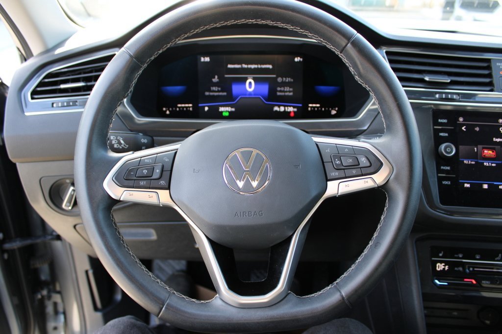Used 2023 Volkswagen Tiguan SE image 13