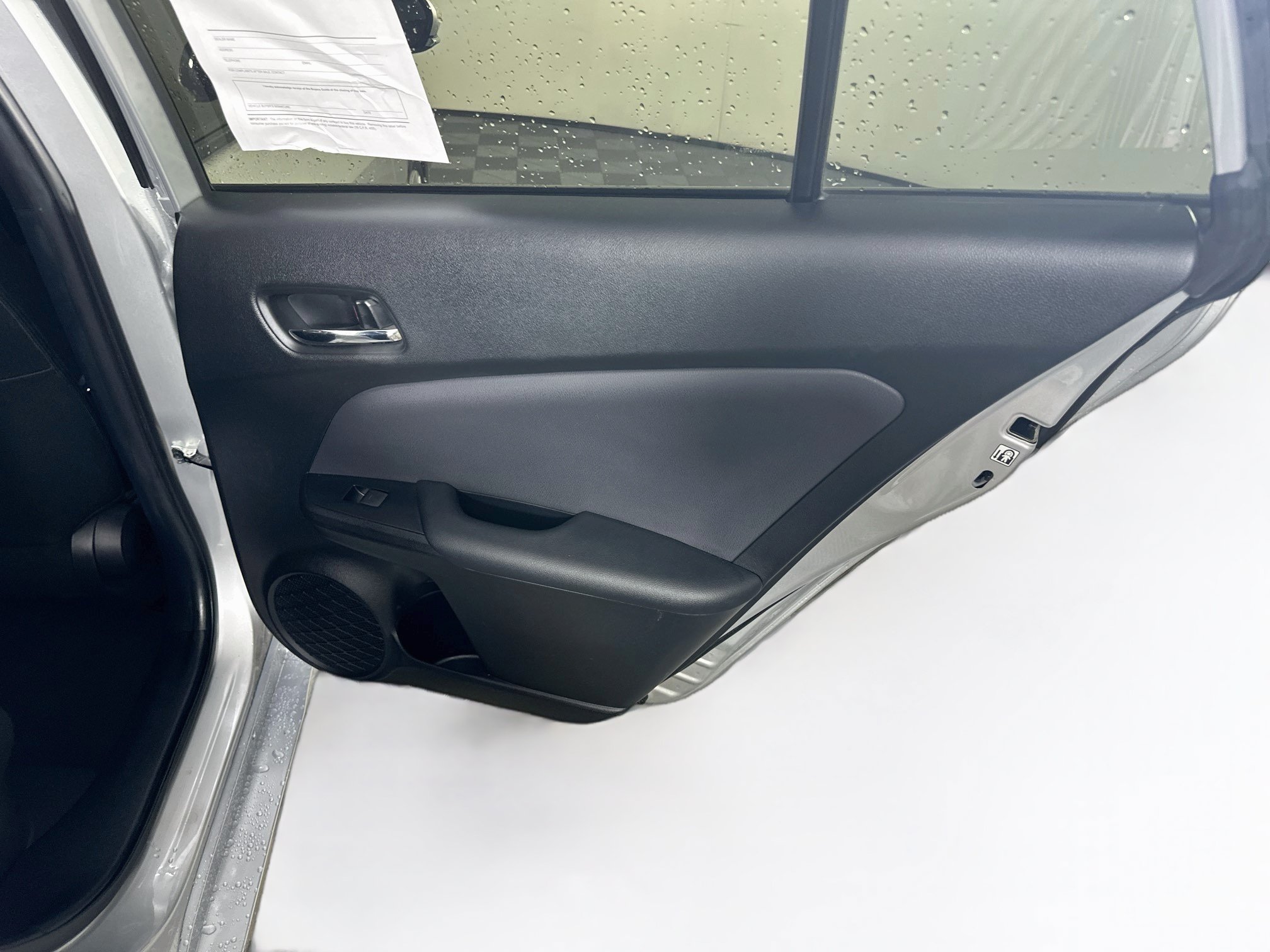 Used 2020 Toyota Prius LE FWD image 29