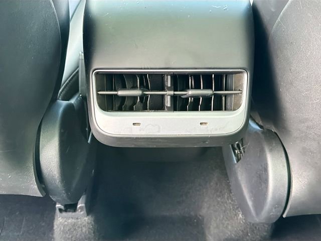 Used 2024 Tesla Model Y Long Range AWD/4WD image 19