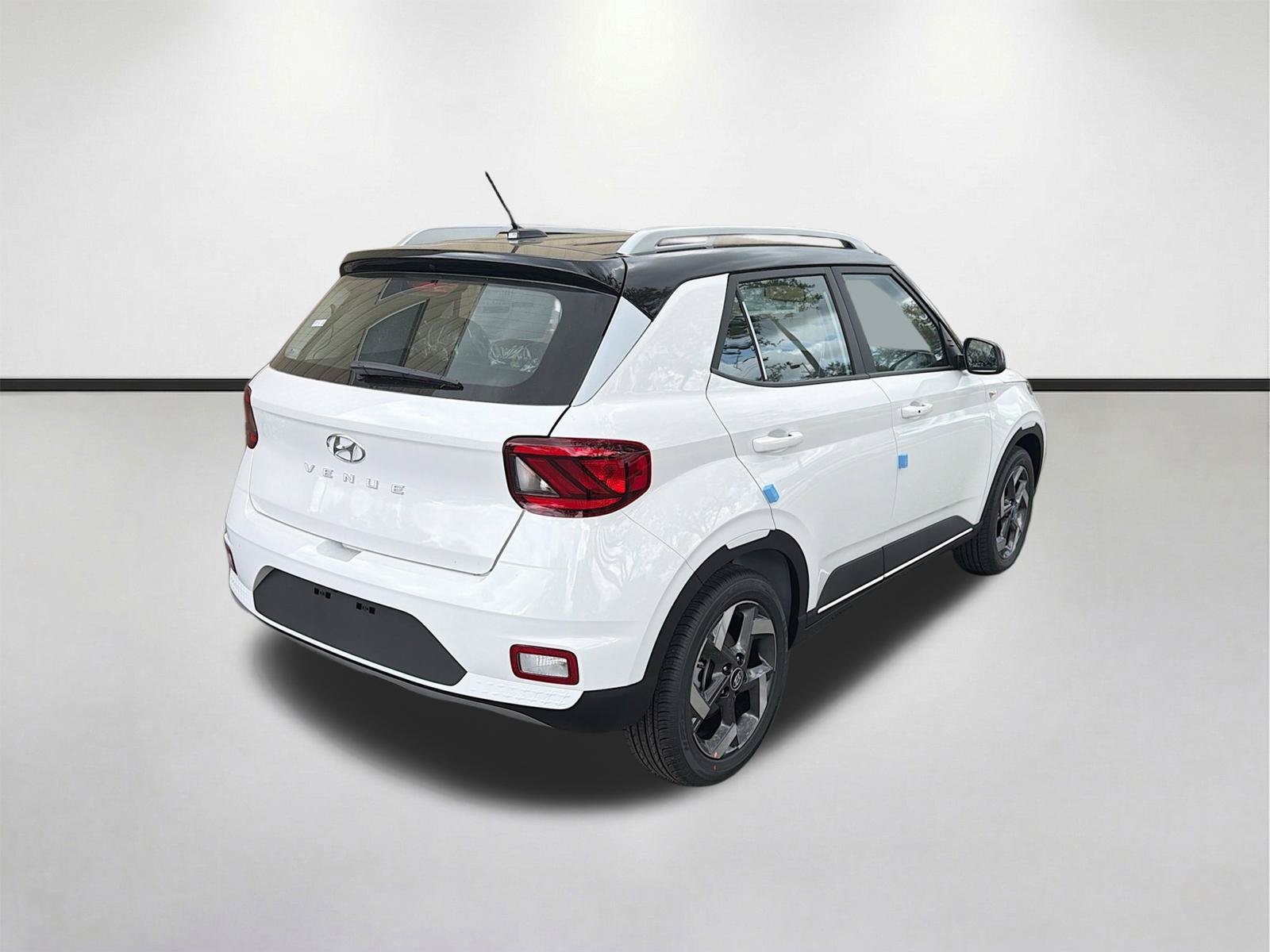 New 2026 Hyundai Venue SEL FWD image 3