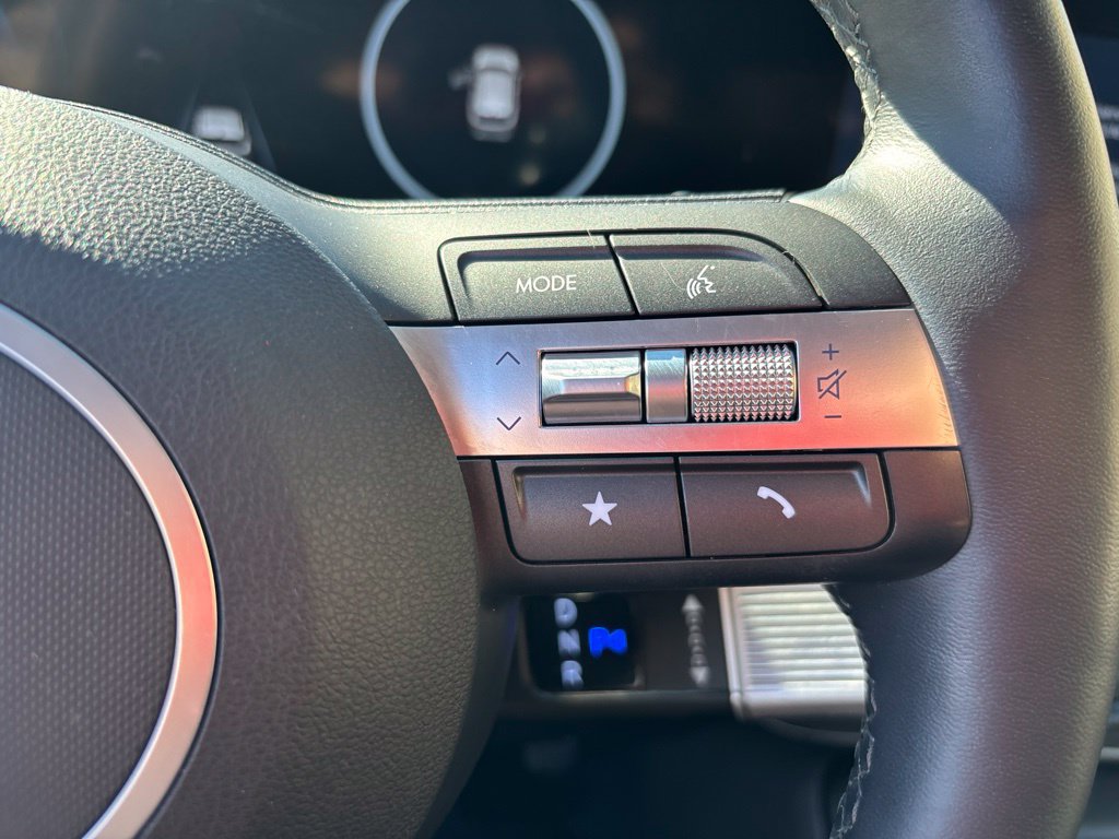 Certified 2025 Hyundai Kona Limited AWD/4WD image 17