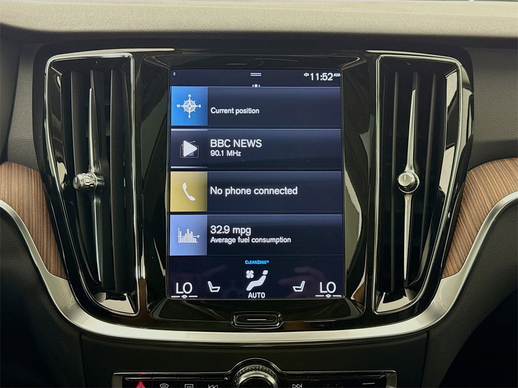 Used 2022 Volvo S60 T8 R-Design Expression w/ Premium Package image 17