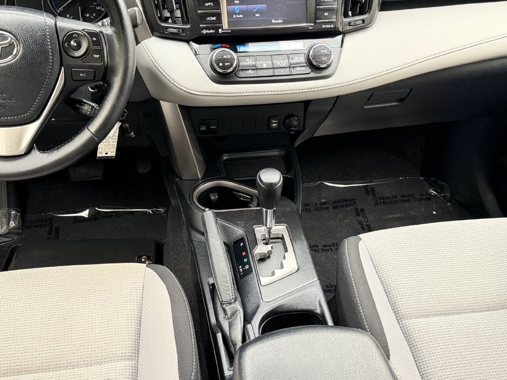 Used 2017 Toyota RAV4 XLE AWD/4WD image 13
