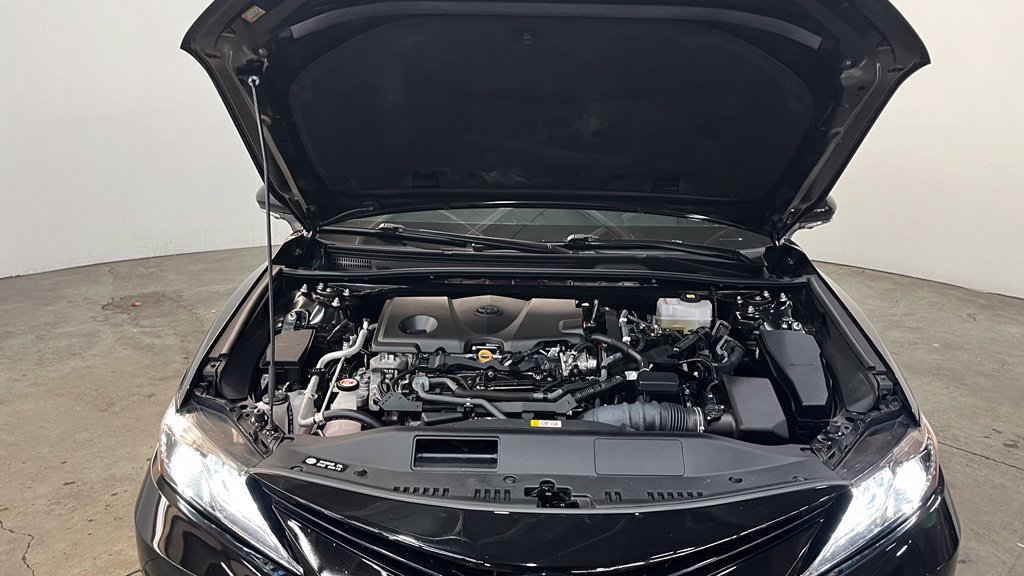 Used 2022 Toyota Camry XLE w/ Navigation Upgrade Package FWD image 6