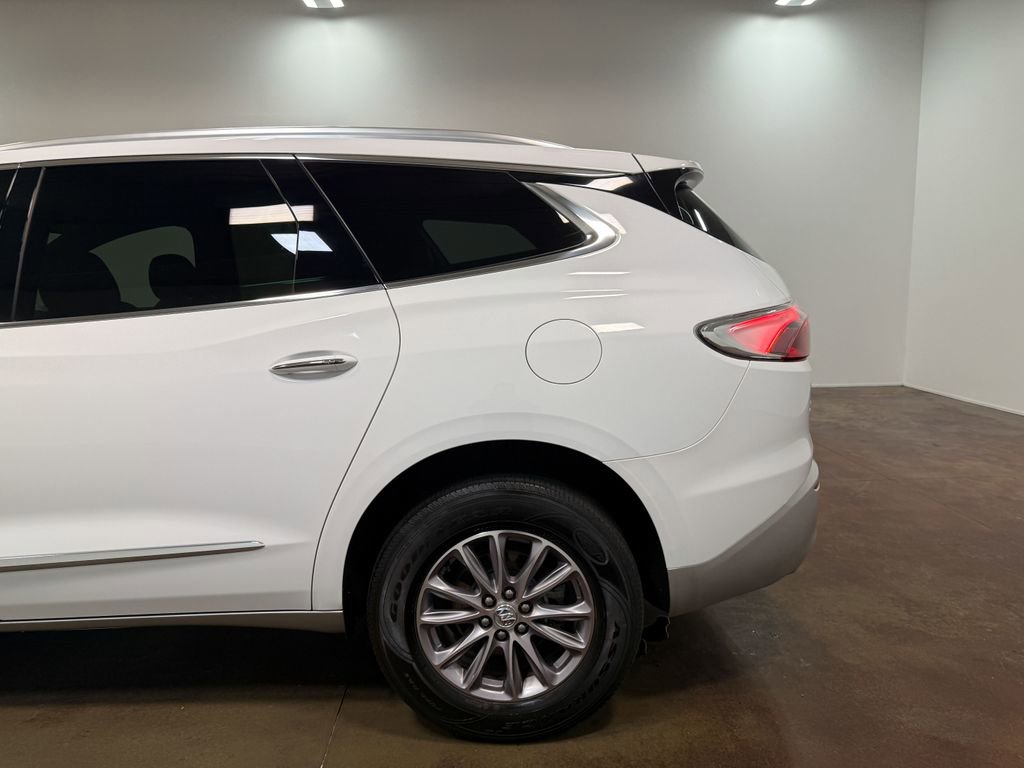 Used 2023 Buick Enclave Essence AWD/4WD image 36