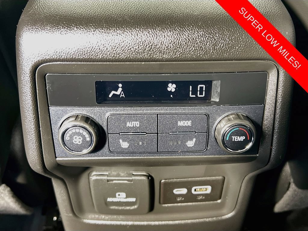 Used 2021 GMC Acadia Denali w/ Denali Ultimate Package AWD/4WD image 27
