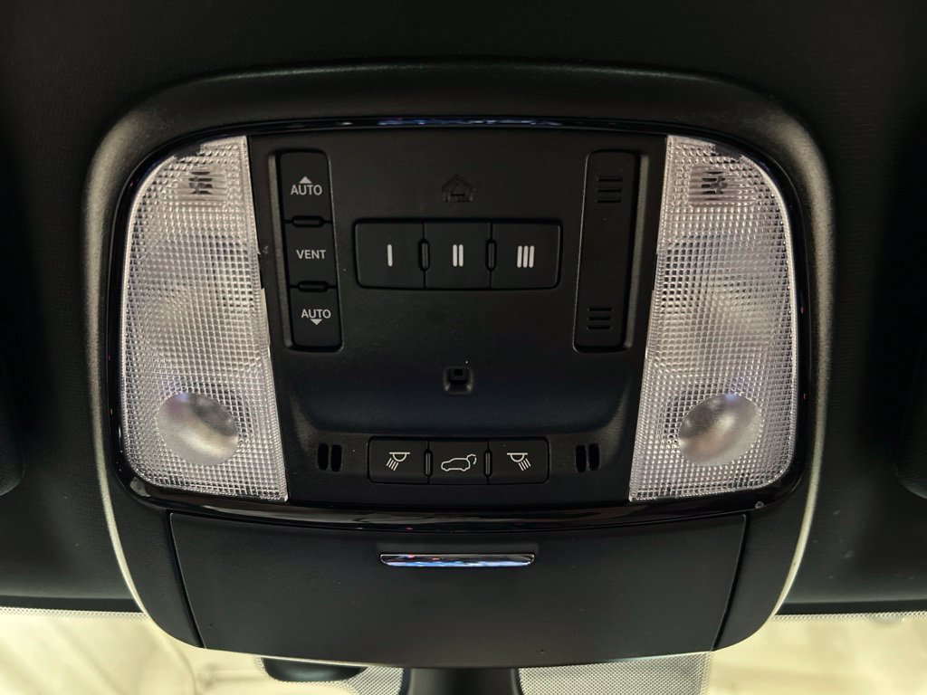 Used 2025 Dodge Durango R/T AWD/4WD image 30