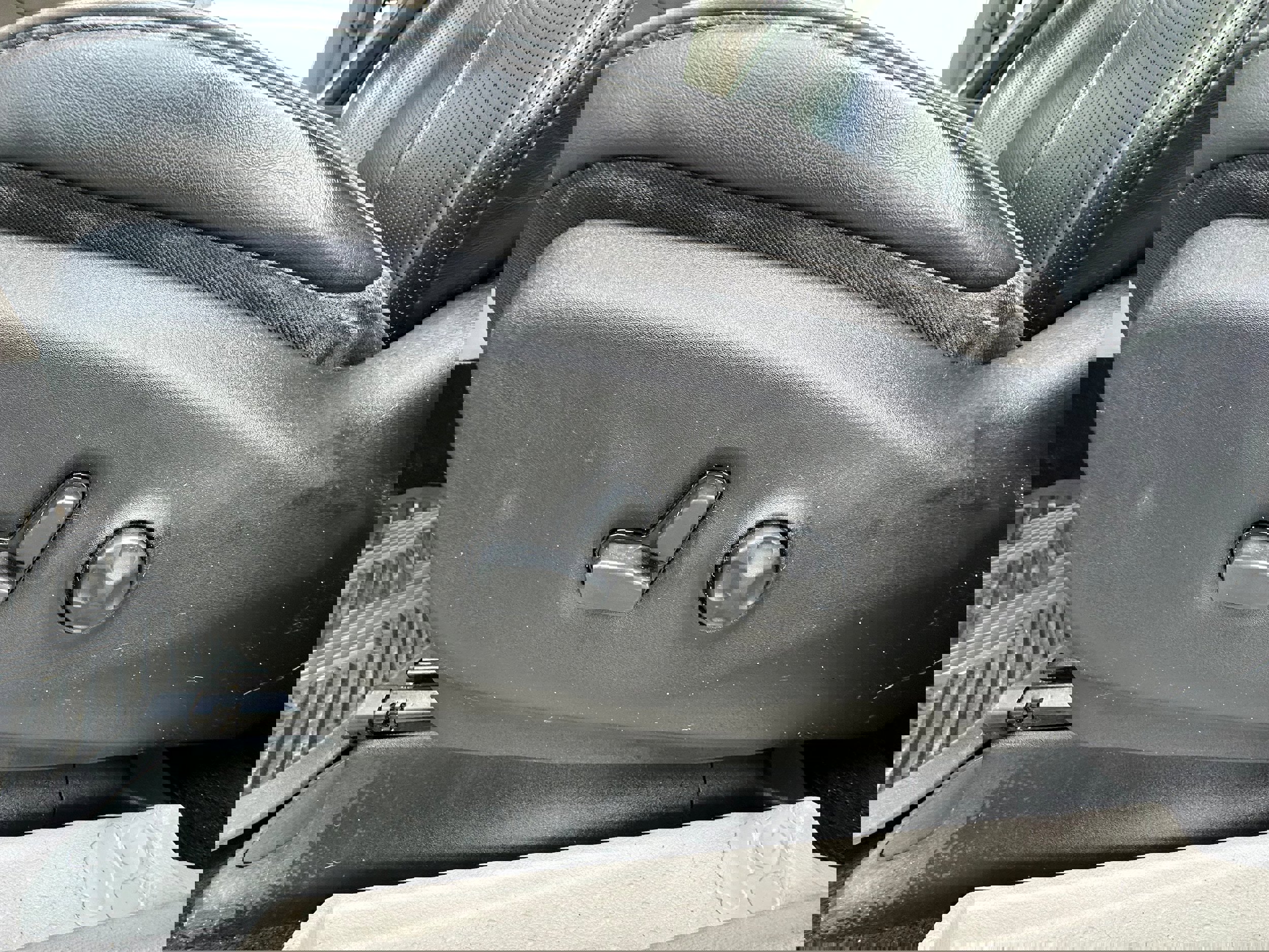 Used 2018 Chrysler Pacifica Limited image 32