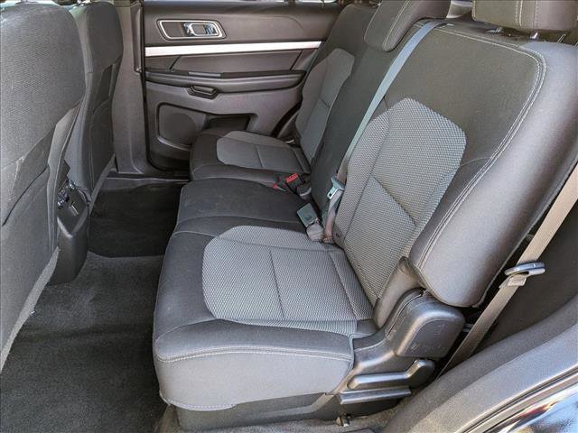 Used 2017 Ford Explorer XLT w/ Equipment Group 201A FWD image 18
