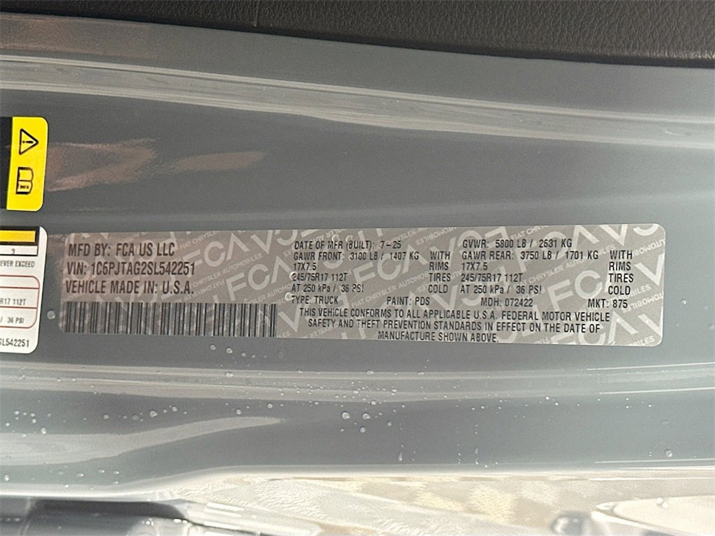 New 2025 Jeep Gladiator Sport image 18