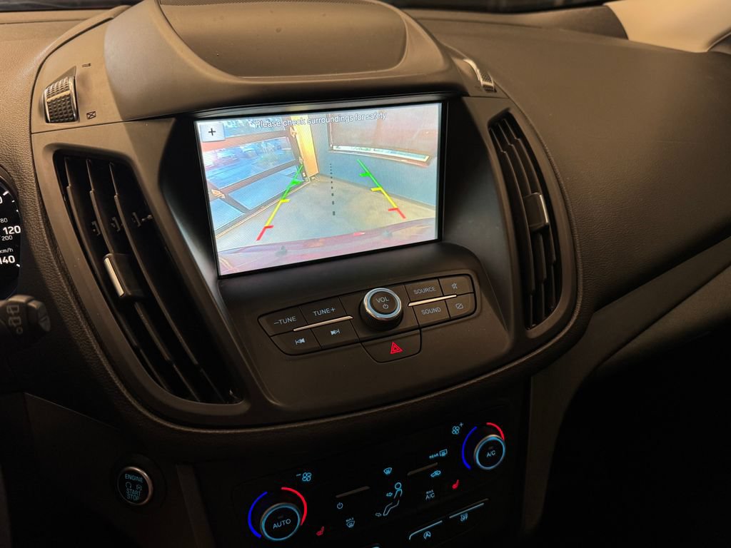 Used 2019 Ford Escape SE FWD image 12