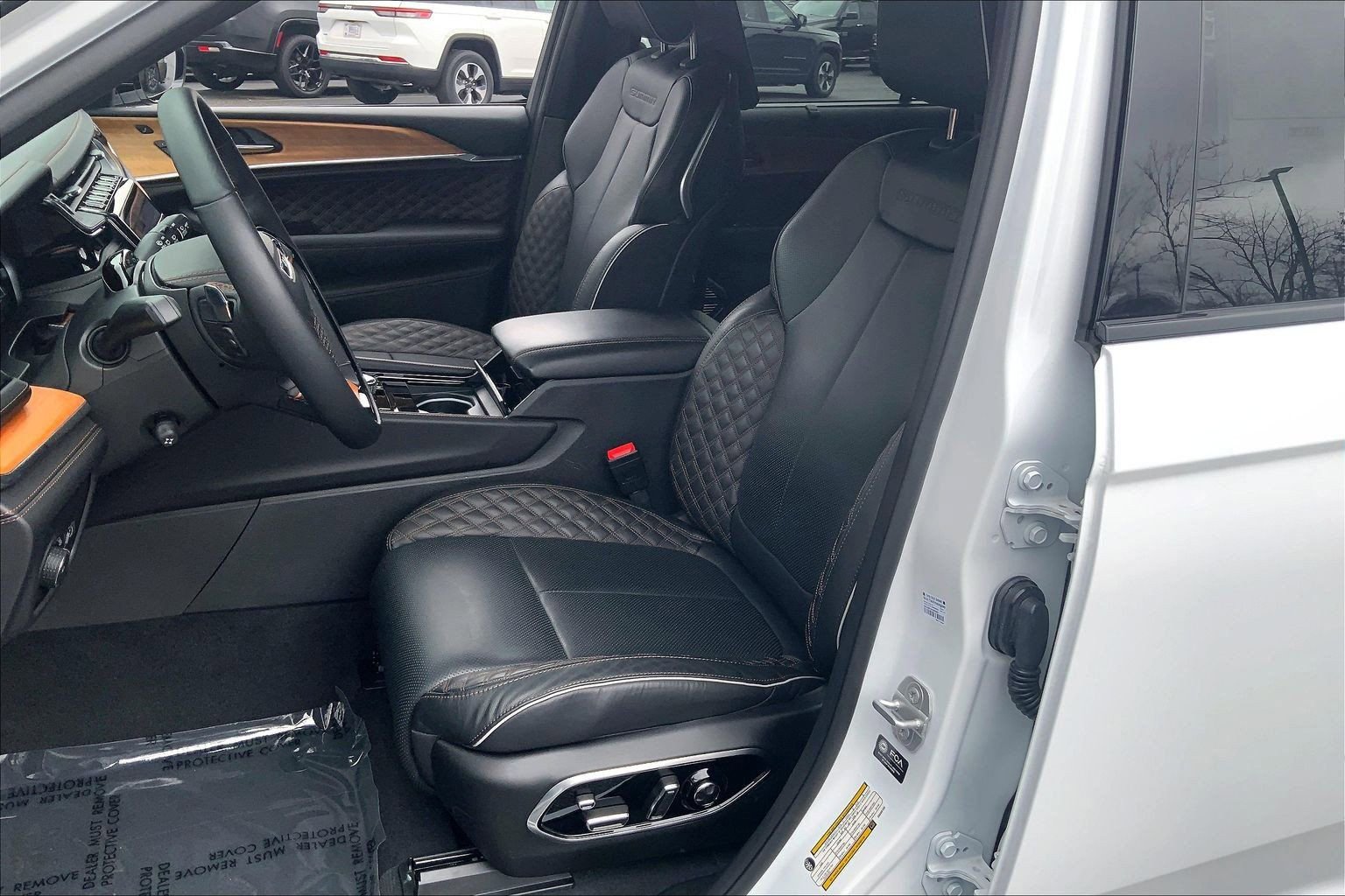 Certified 2025 Jeep Grand Cherokee L Summit image 8