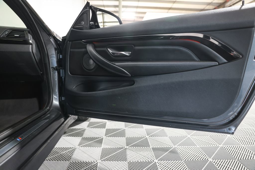 Used 2015 BMW M4 Coupe RWD image 27