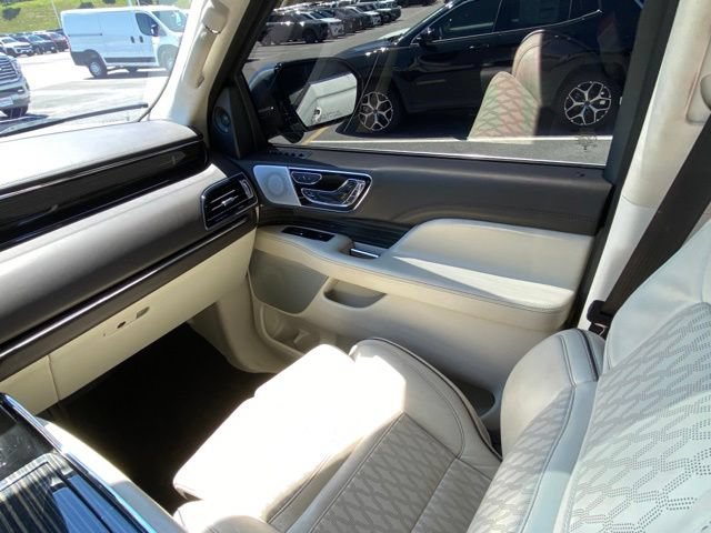 Used 2023 Lincoln Navigator Black Label AWD/4WD image 27