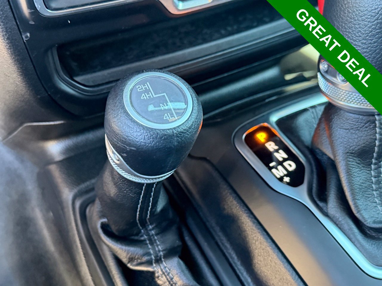 Used 2026 Jeep Wrangler Unlimited Sahara AWD/4WD image 23