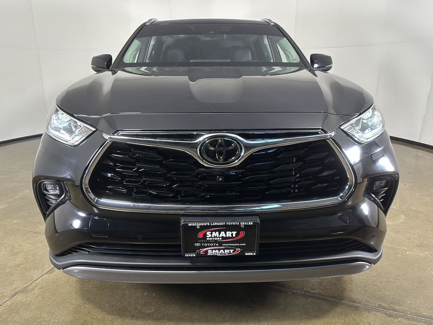 Used 2025 Toyota Highlander Platinum AWD/4WD image 6
