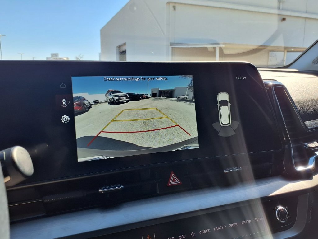 Used 2025 Kia Sportage EX FWD image 21