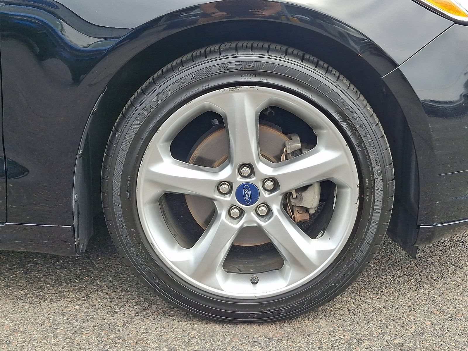Used 2016 Ford Fusion SE w/ Equipment Group 201A FWD image 9