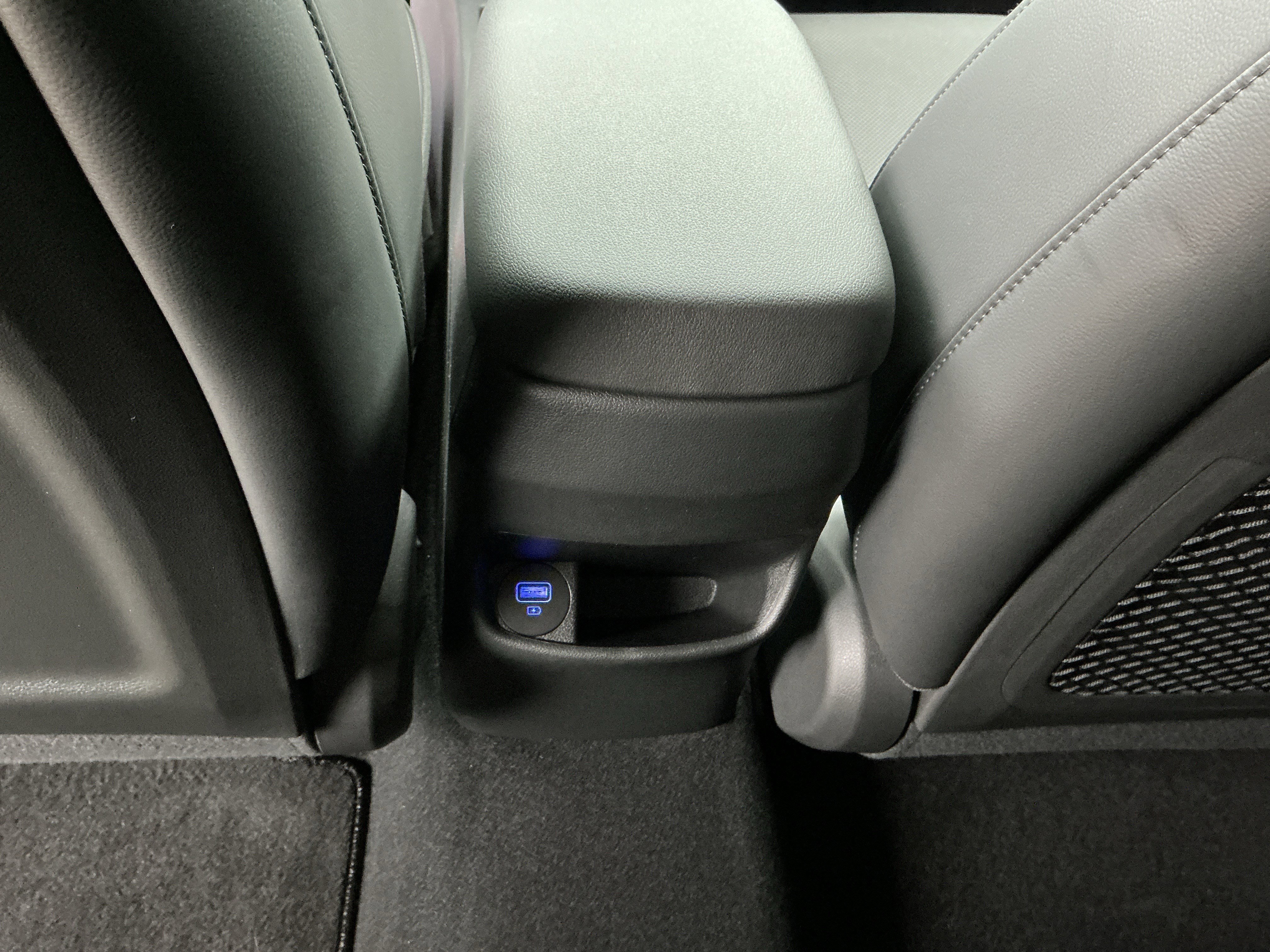 Used 2023 Hyundai Kona Limited image 29