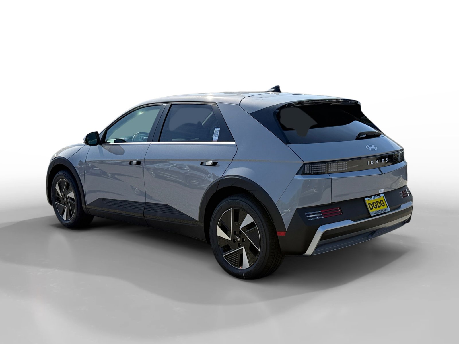 New 2025 Hyundai Ioniq 5 SE image 3