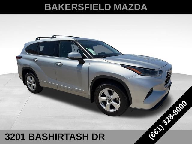 Used 2021 Toyota Highlander LE FWD image 7