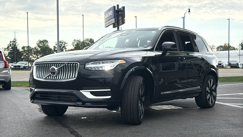 Used 2024 Volvo XC90 T8 Ultimate AWD/4WD image 6