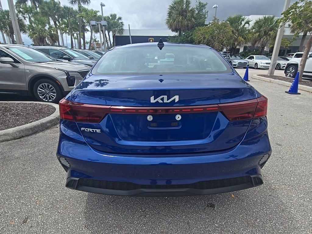Used 2023 Kia Forte LXS w/ LXS Technology Package image 6