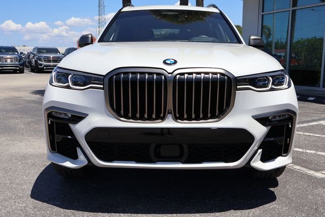 Used 2022 BMW X7 M50i AWD/4WD image 2
