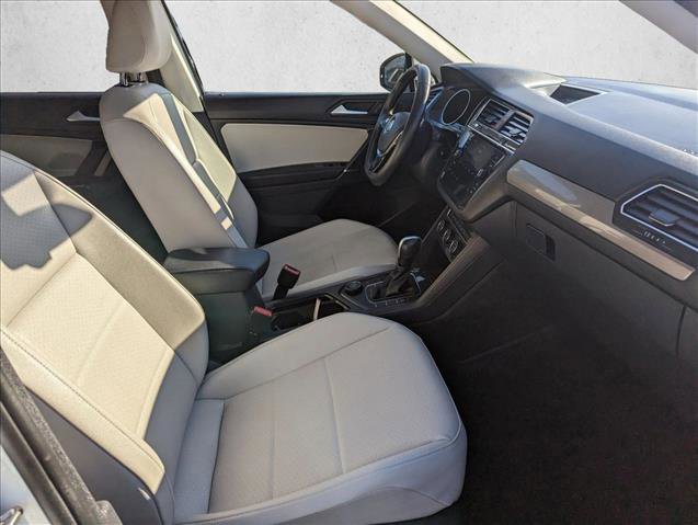 Used 2020 Volkswagen Tiguan SE image 21