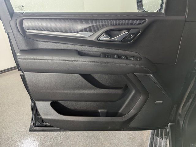 Used 2021 GMC Yukon Denali w/ Denali Premium Package AWD/4WD image 9