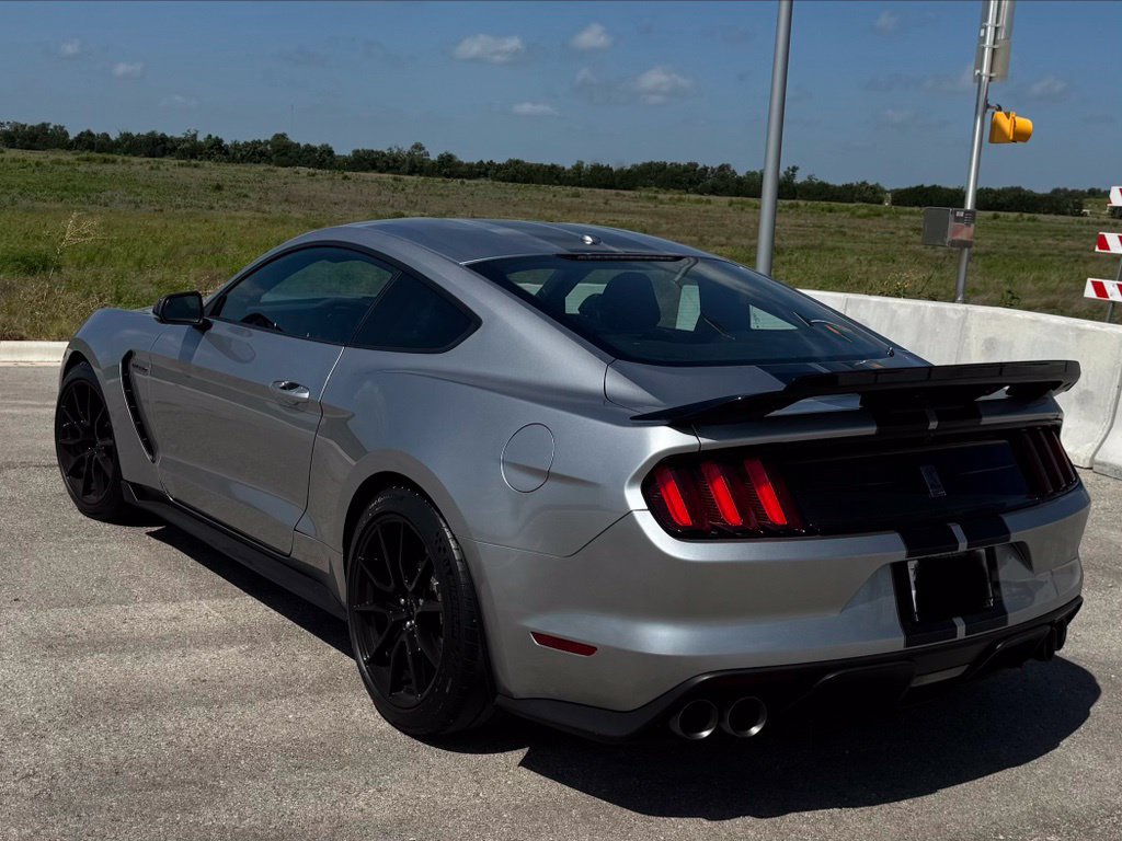 Used 2020 Ford Mustang Shelby GT350 w/ Technology Package RWD image 18