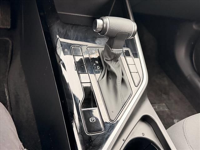 Used 2025 Kia Niro LX image 21