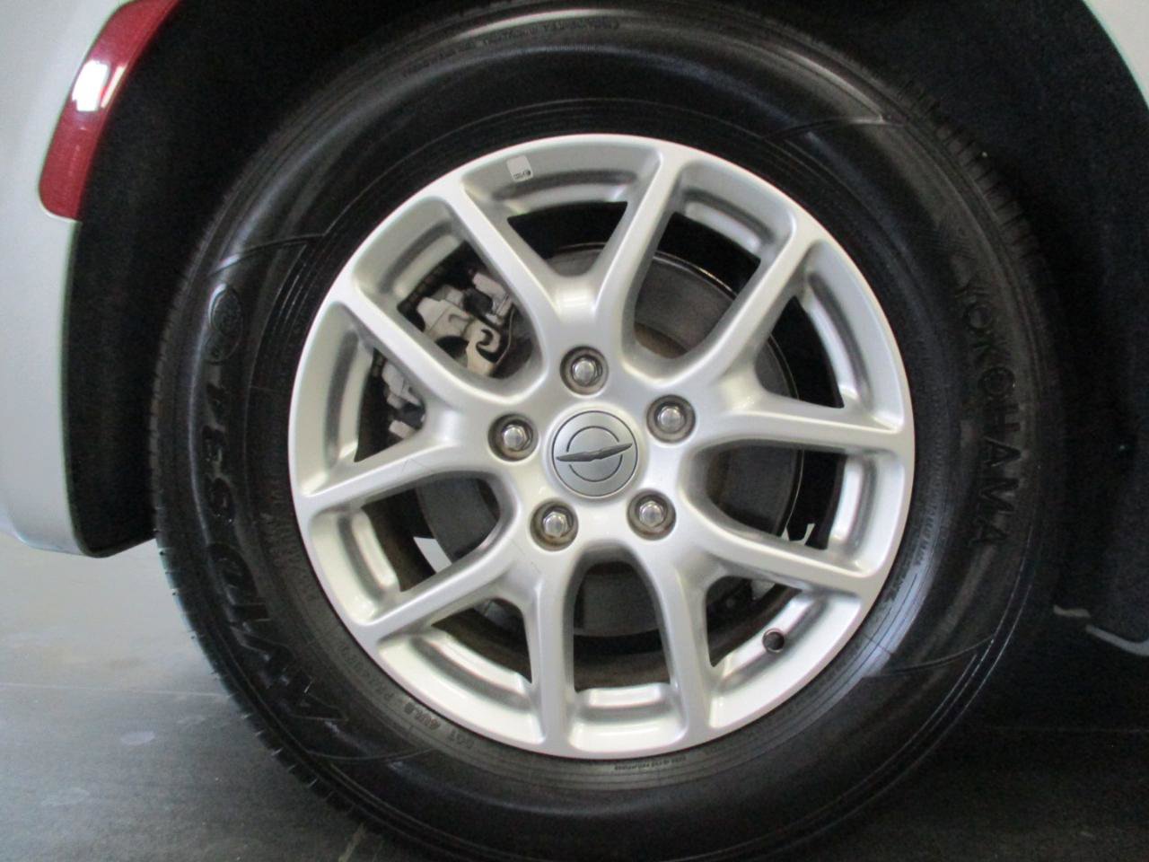 Used 2024 Chrysler Pacifica Touring-L image 31