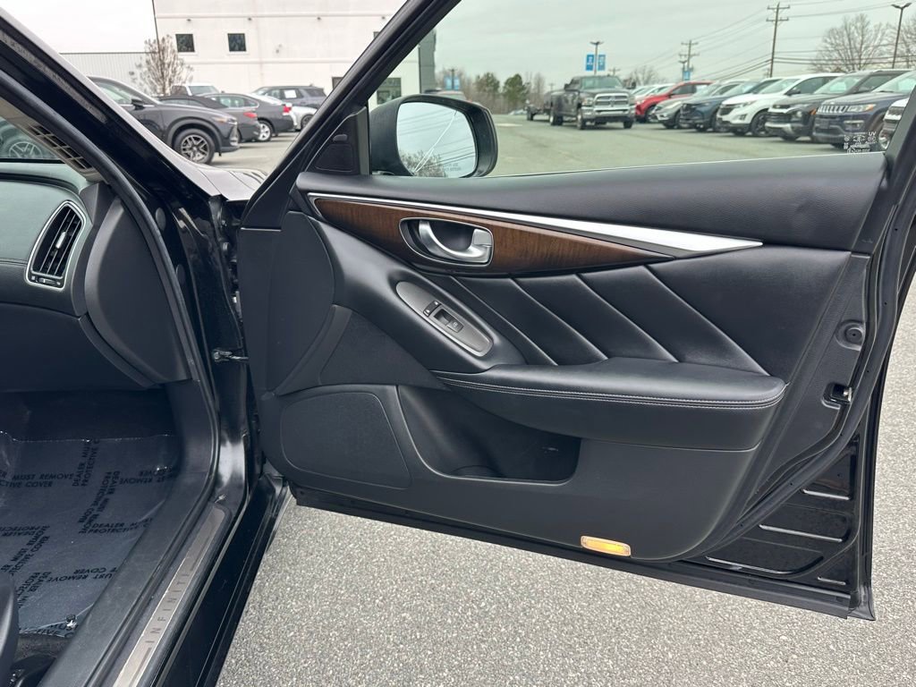 Used 2018 INFINITI Q50 Luxe w/ Essential Package (3.0T Luxe) image 20