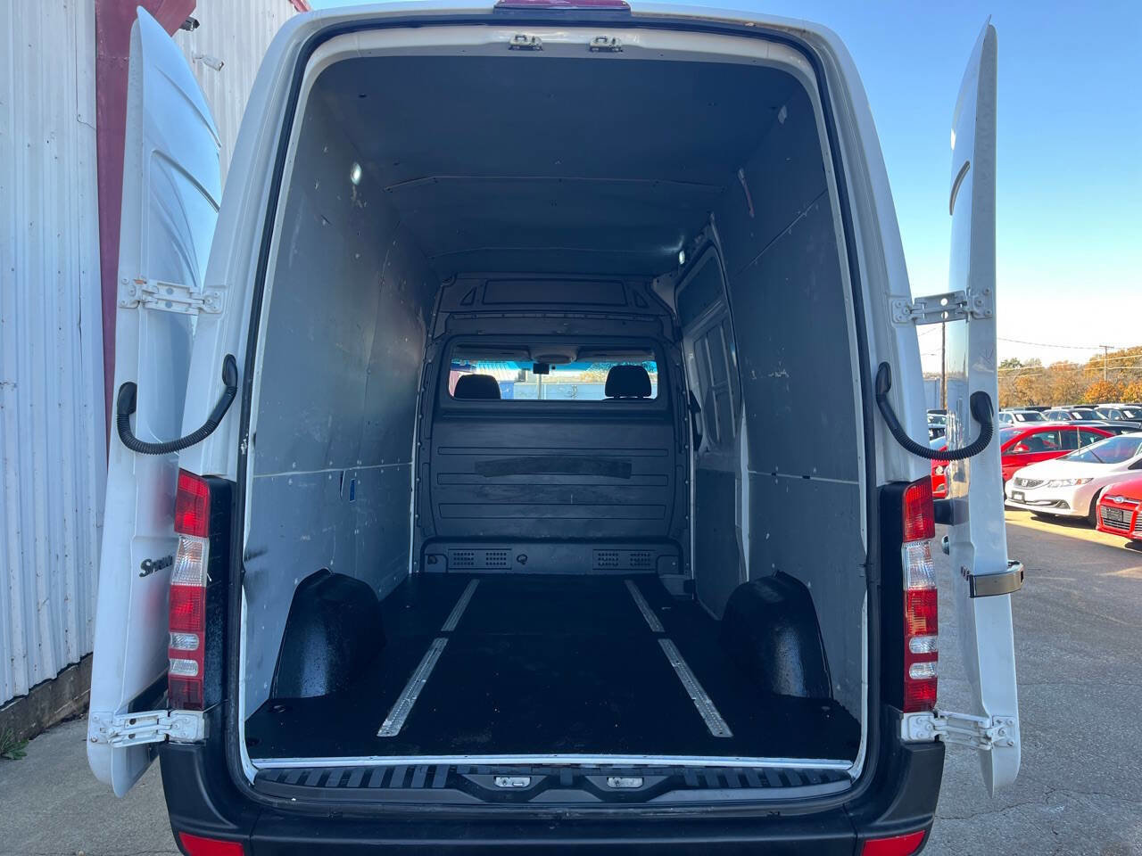 Used 2010 Freightliner Sprinter 2500 image 36