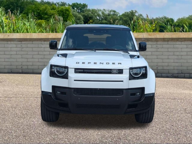 New 2026 Land Rover Defender 130 X-Dynamic SE AWD/4WD image 2