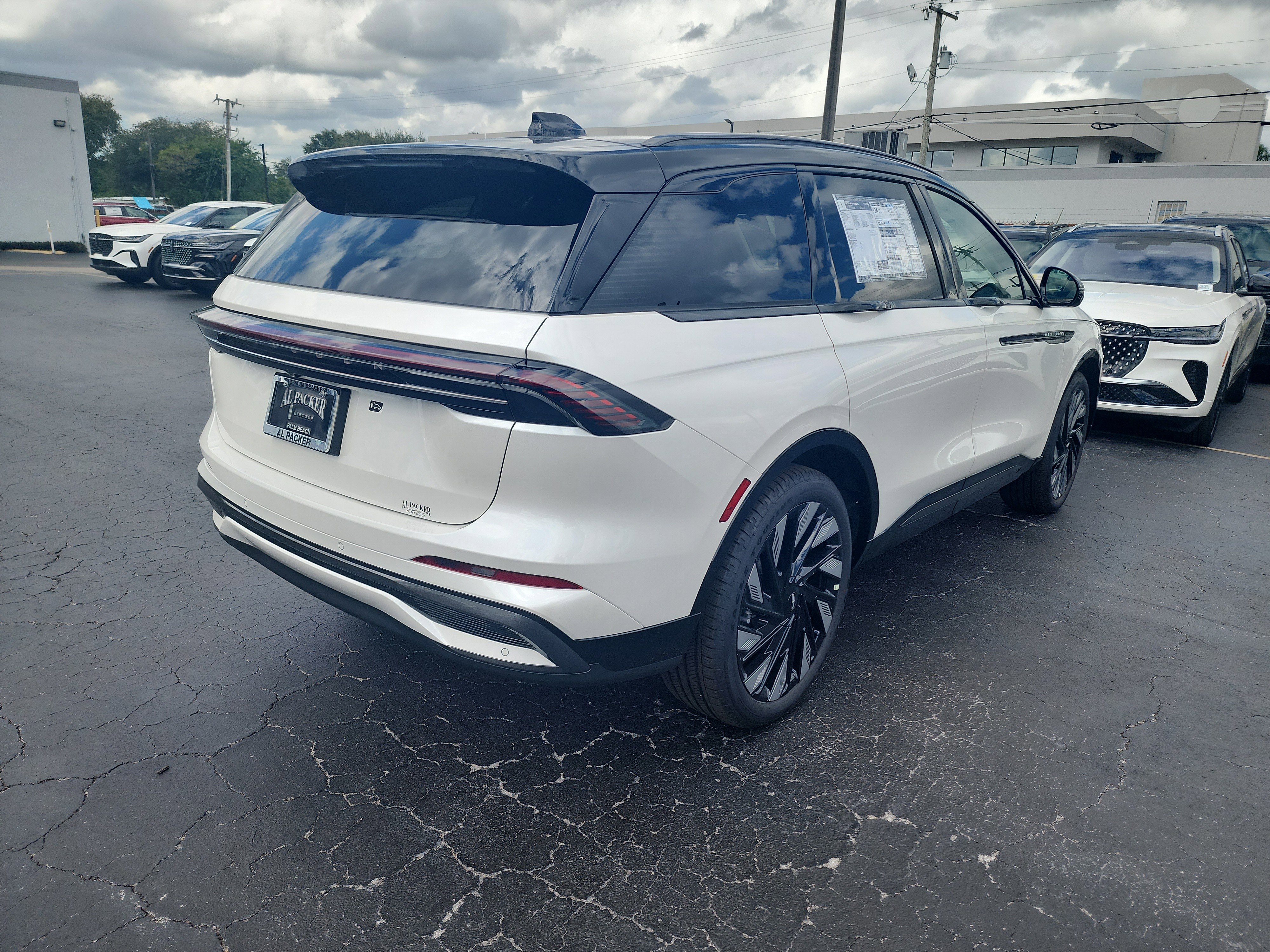 New 2026 Lincoln Nautilus Reserve w/ Jet Appearance Package image 5